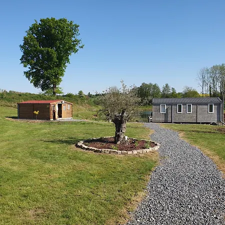 Belle Location Face A L'etang